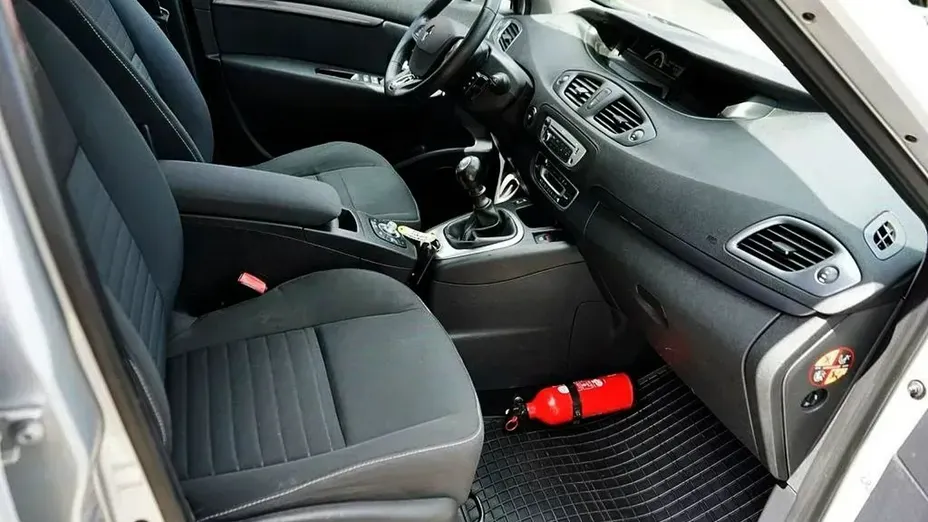 RENAULT Scenic -