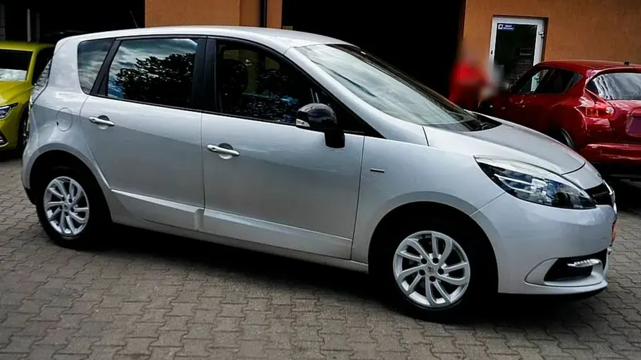 RENAULT Scenic -