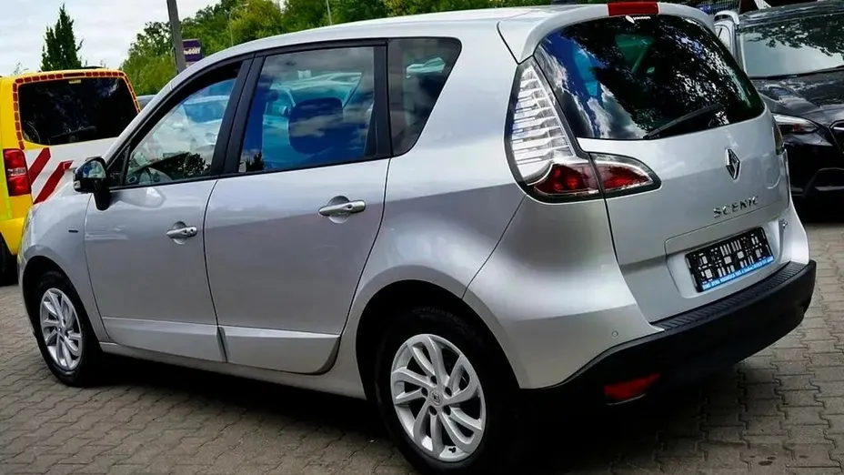 RENAULT Scenic -