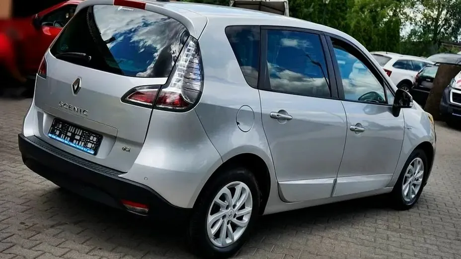 RENAULT Scenic -