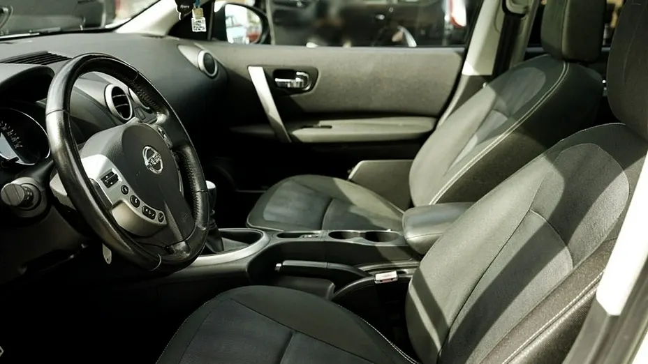 NISSAN Qashqai -