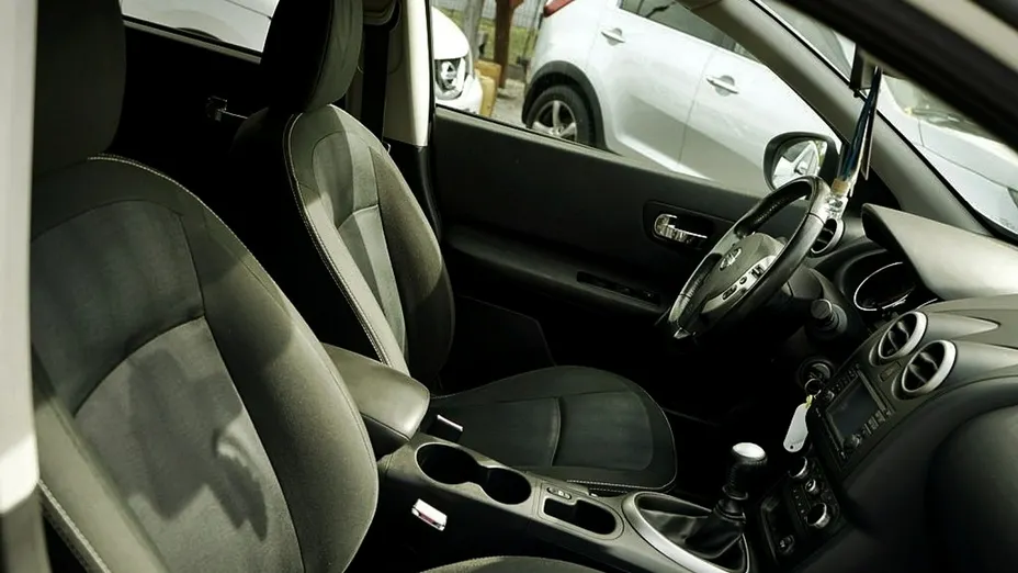 NISSAN Qashqai -