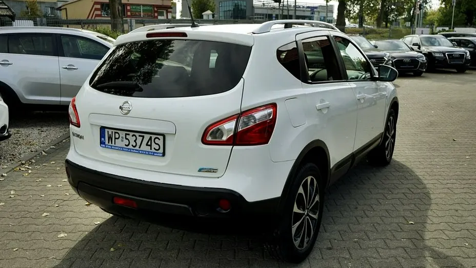 NISSAN Qashqai -
