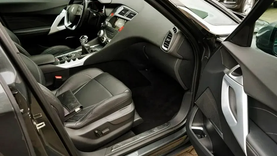 CITROEN DS5 -
