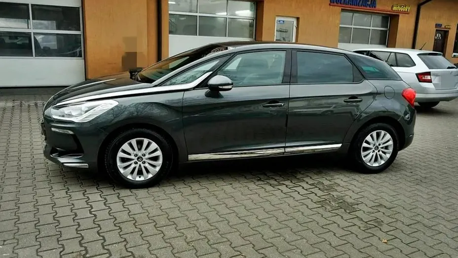 CITROEN DS5 -