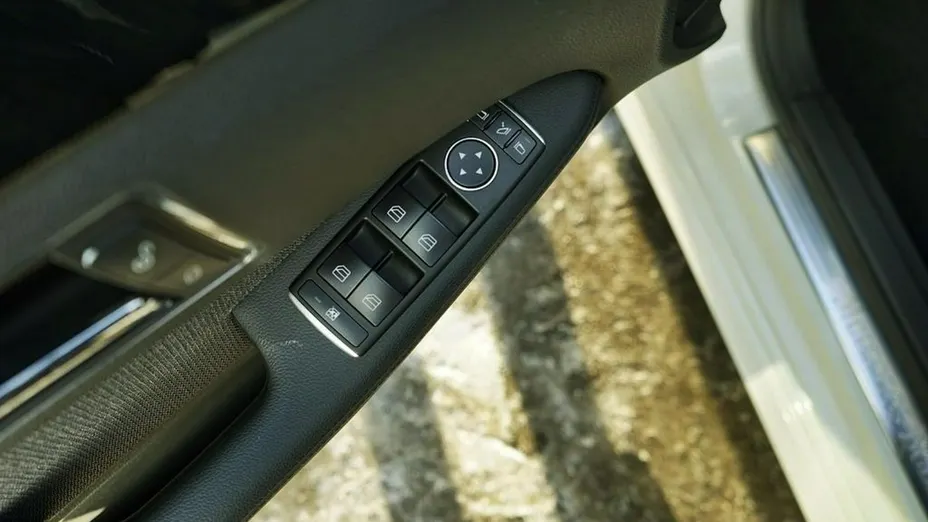 MERCEDES-BENZ E Klasa -