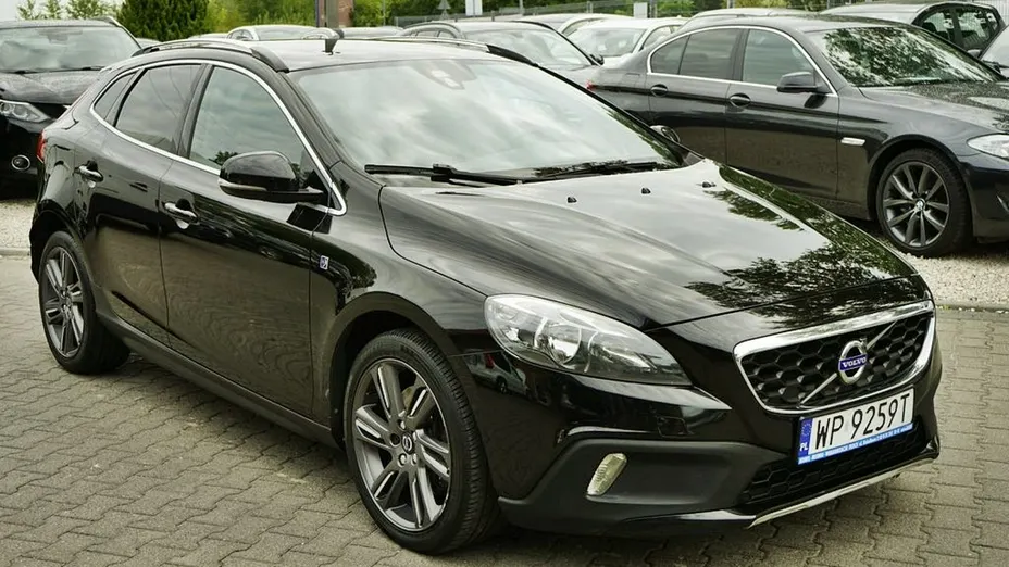 VOLVO V40 Cross Country -