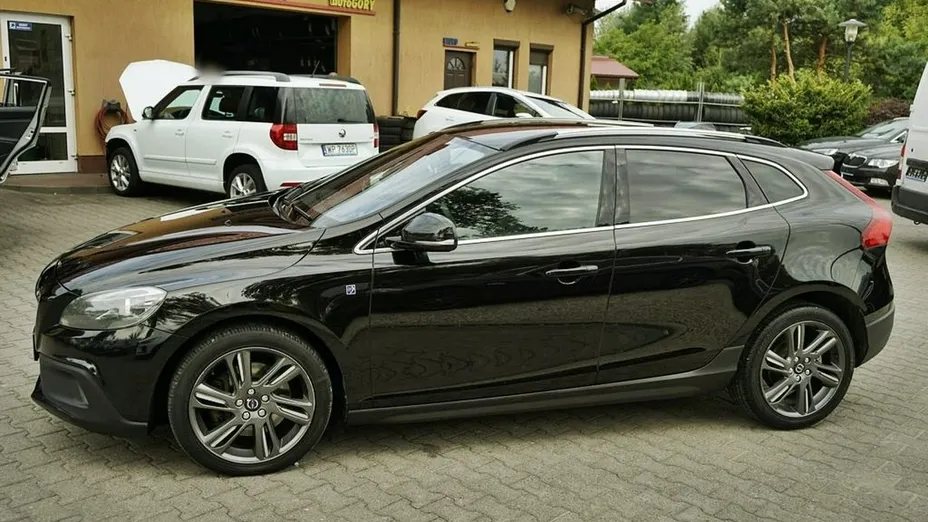VOLVO V40 Cross Country -
