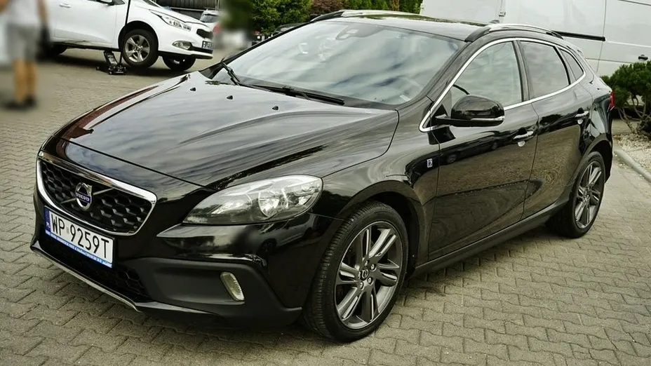 VOLVO V40 Cross Country -