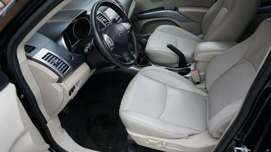 CITROEN C-Crosser -
