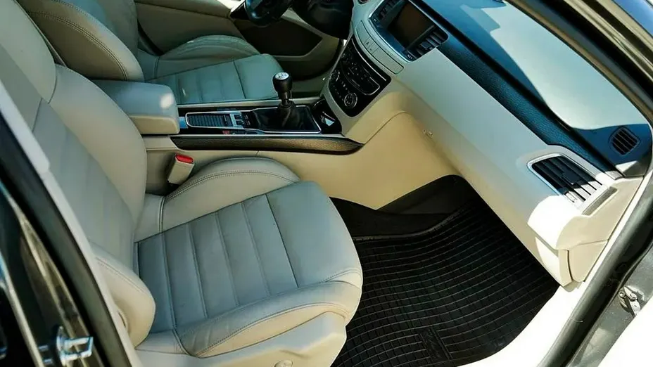 PEUGEOT 508 -