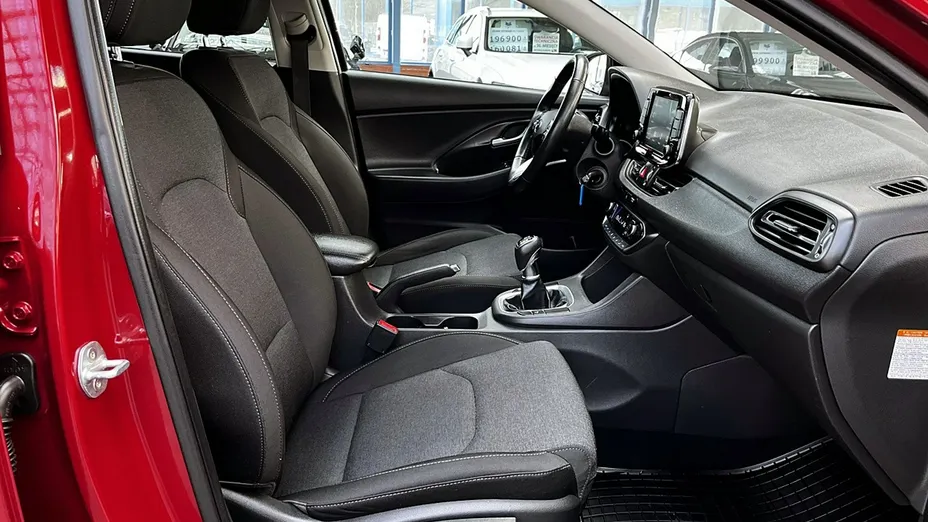 HYUNDAI i30 -