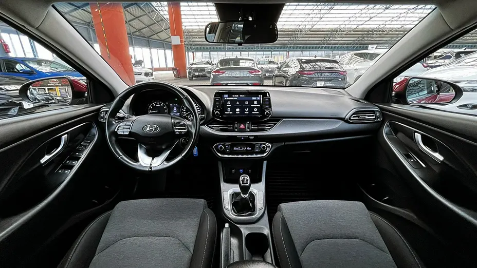 HYUNDAI i30 -