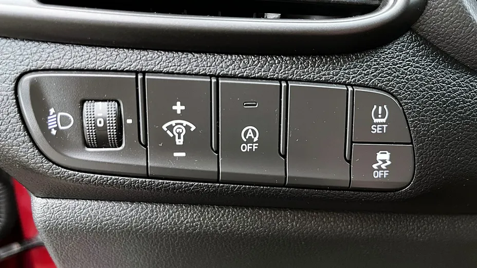 HYUNDAI i30 -