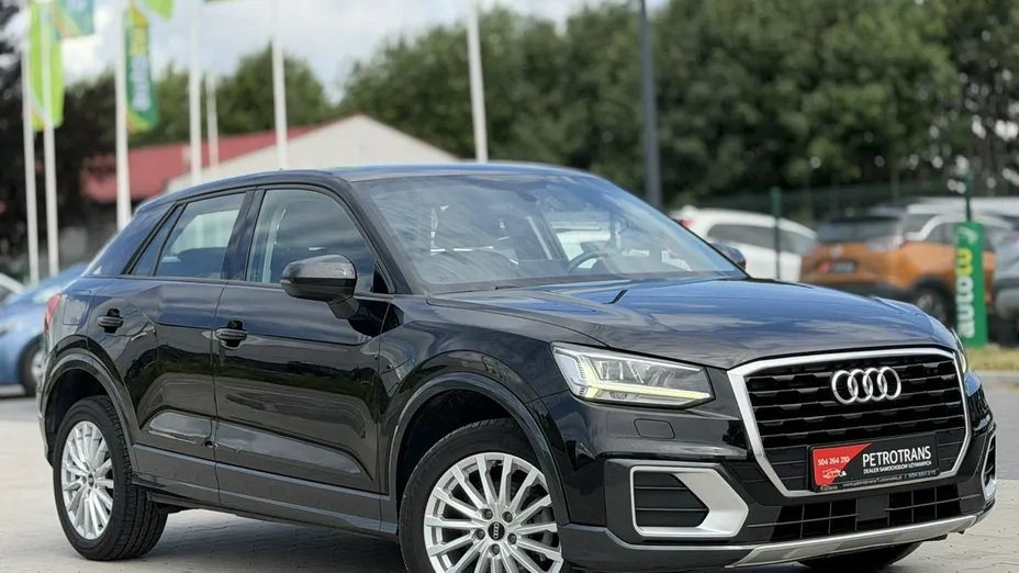 AUDI Q2 -