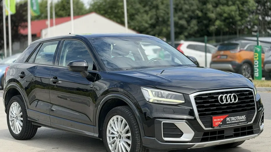 AUDI Q2 -