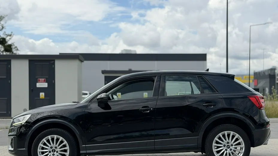 AUDI Q2 -