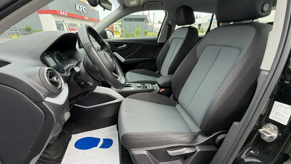 AUDI Q2 -