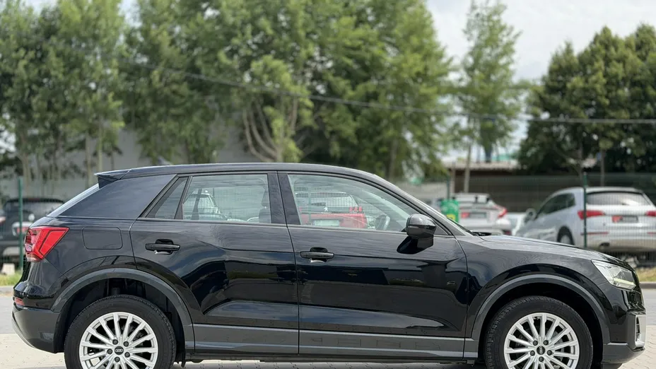 AUDI Q2 -