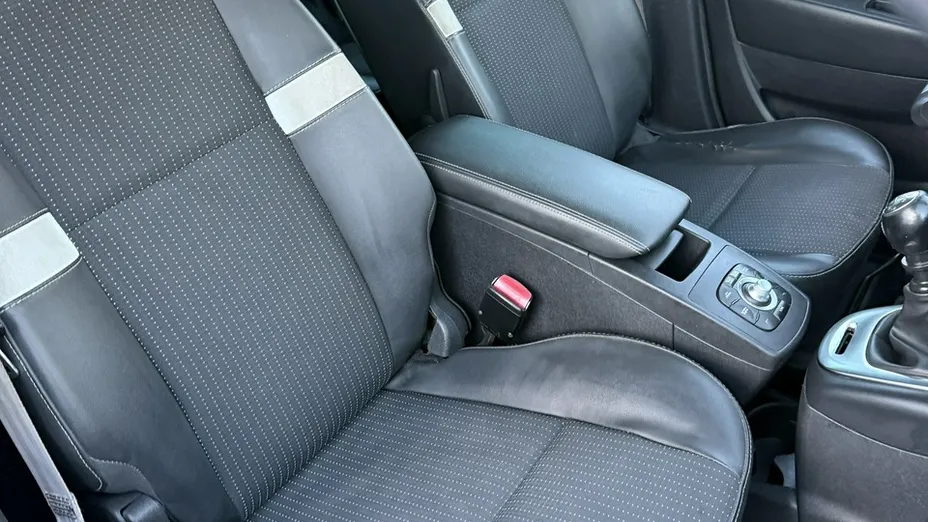 RENAULT Scenic -