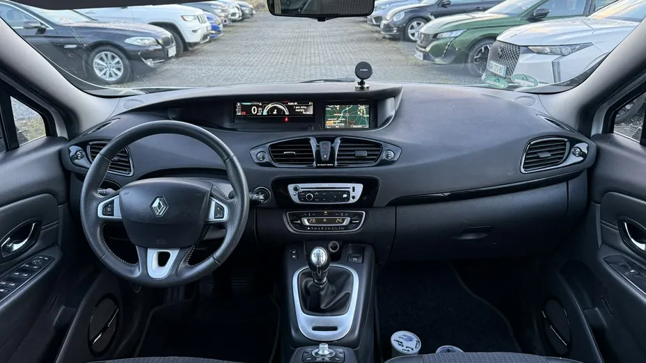 RENAULT Scenic -