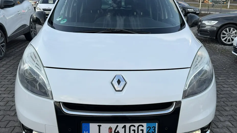 RENAULT Scenic -