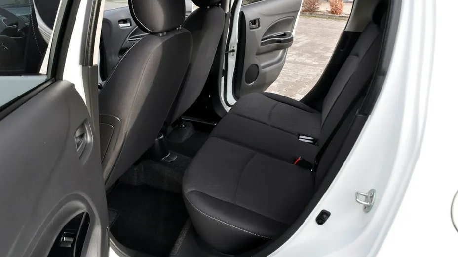 MITSUBISHI Space Star -