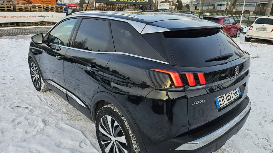 PEUGEOT 3008 -