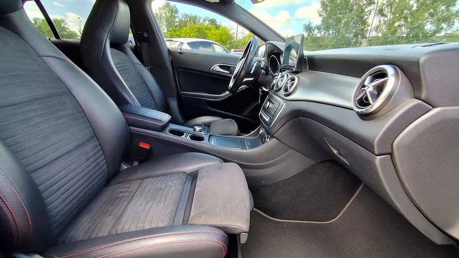 MERCEDES-BENZ CLA CLA 200 7G-DCT AMG Line