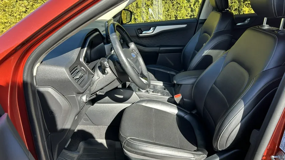 FORD Escape -