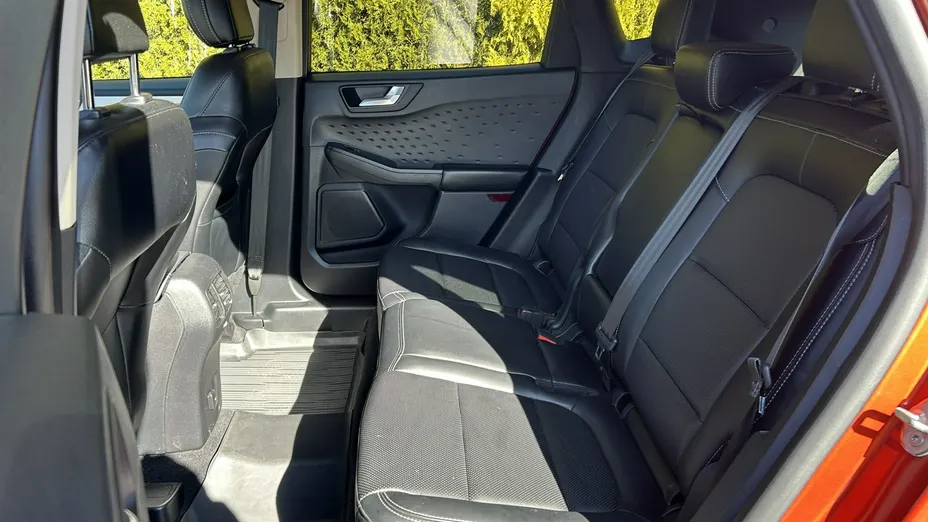 FORD Escape -