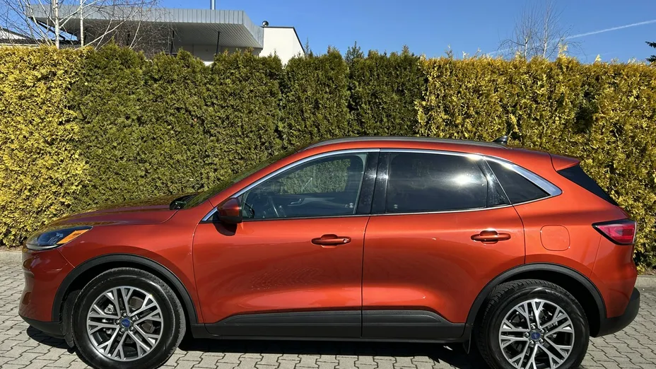 FORD Escape -
