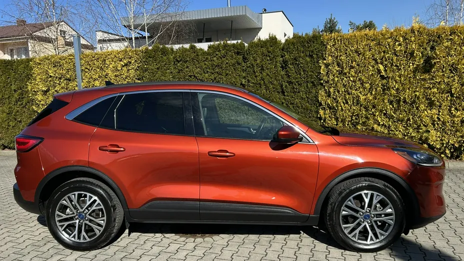 FORD Escape -