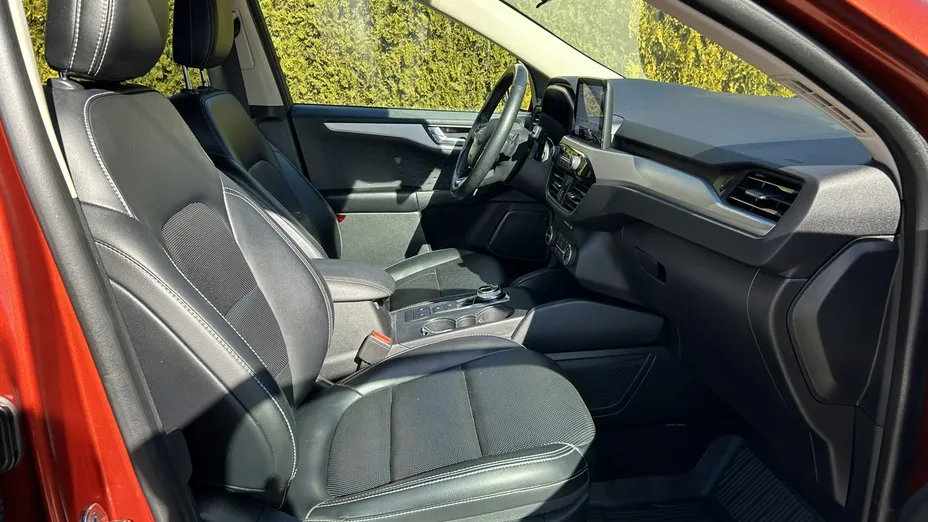 FORD Escape -