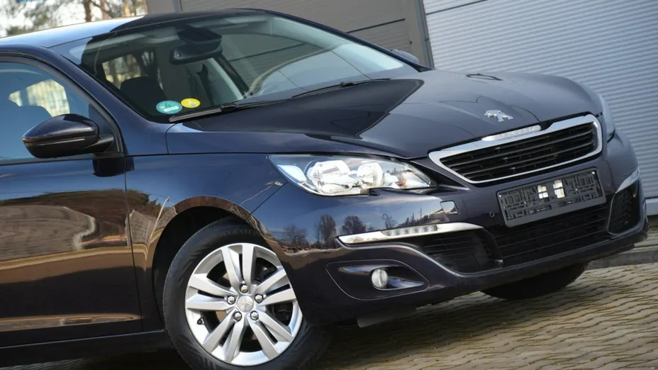 PEUGEOT 308 -