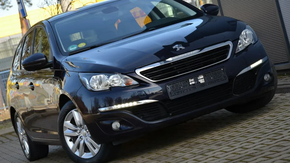 PEUGEOT 308 -