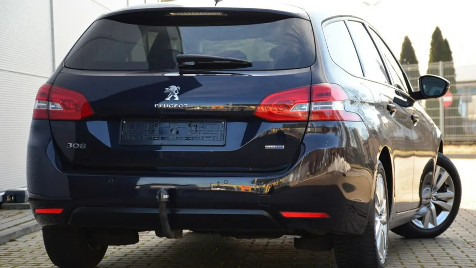 PEUGEOT 308 -