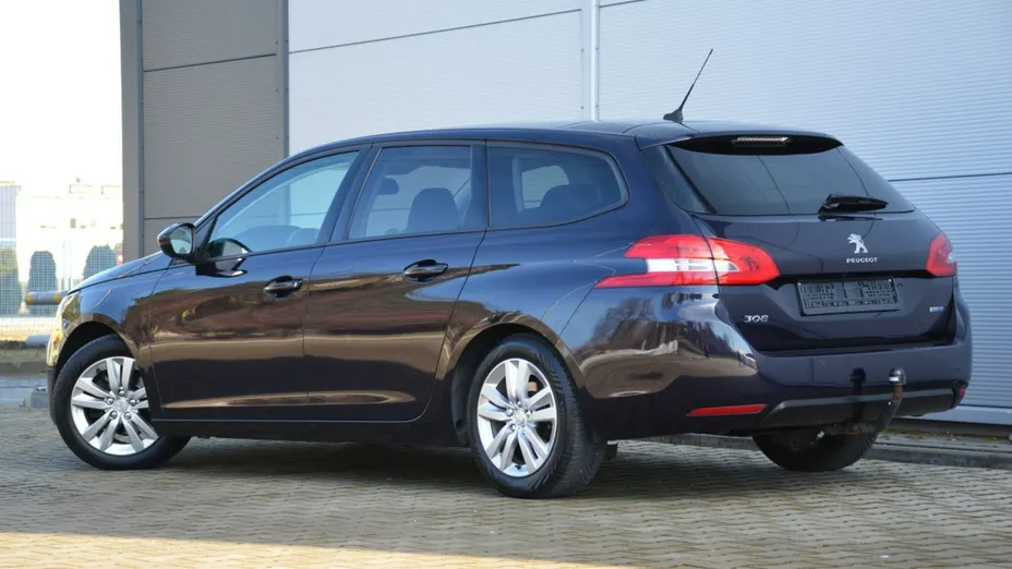 PEUGEOT 308 -