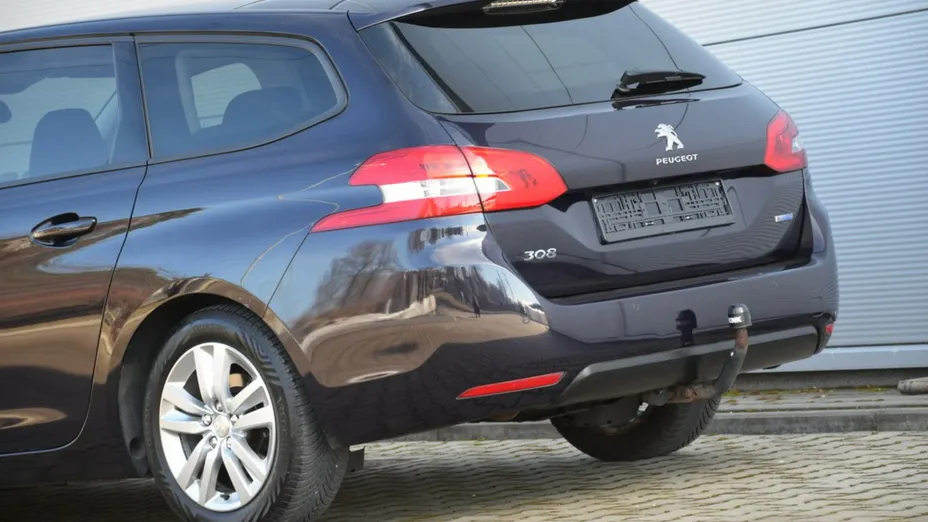 PEUGEOT 308 -