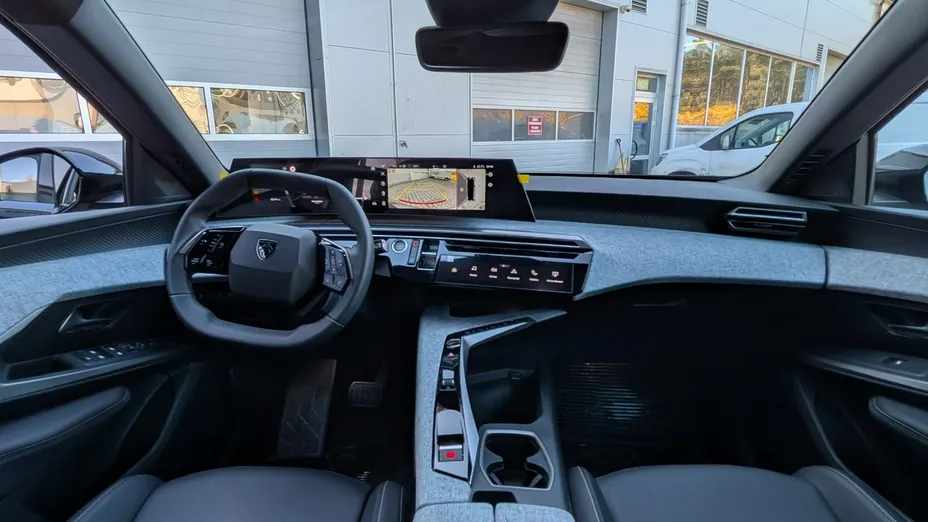 PEUGEOT 5008 -