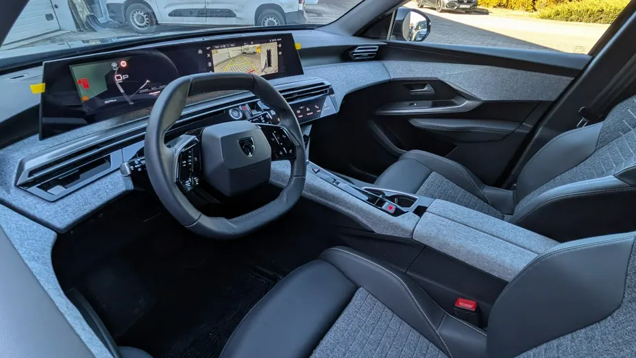 PEUGEOT 5008 -