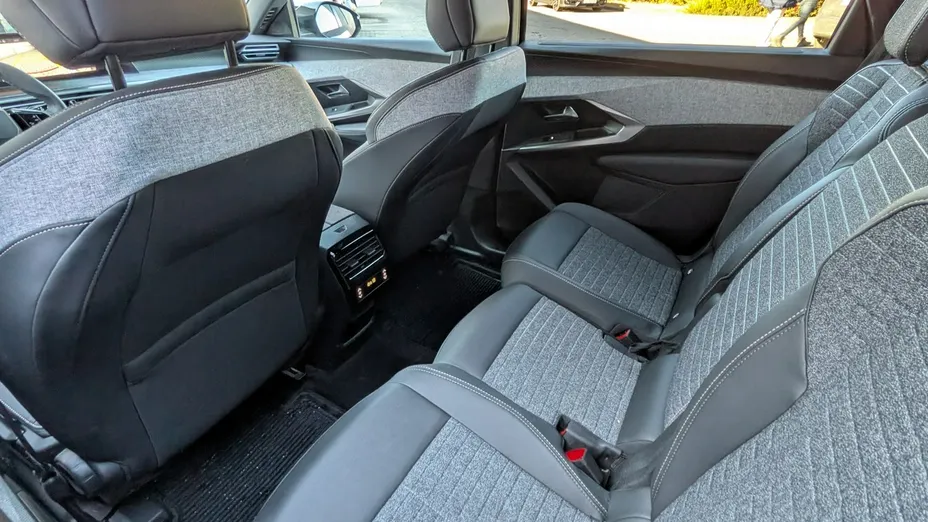 PEUGEOT 5008 -