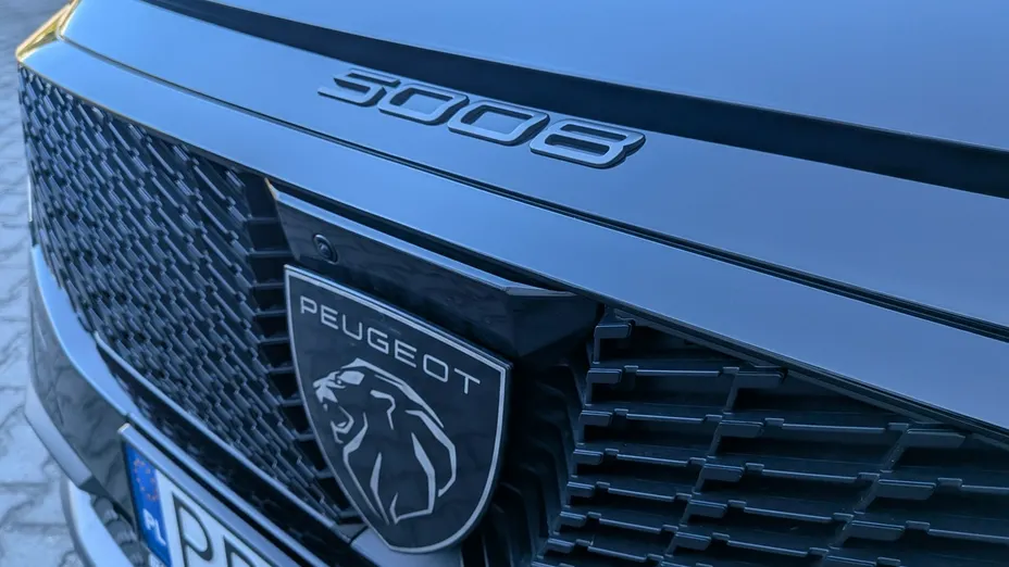 PEUGEOT 5008 -