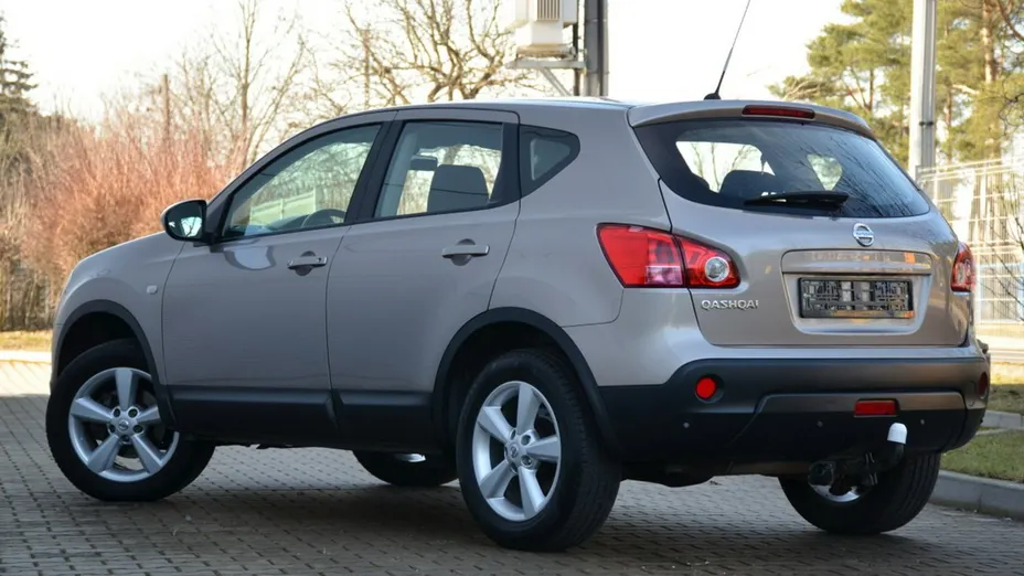 NISSAN Qashqai -