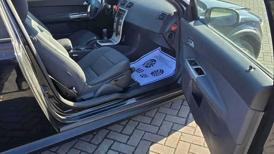 VOLVO C30 -