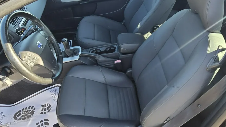 VOLVO C30 -