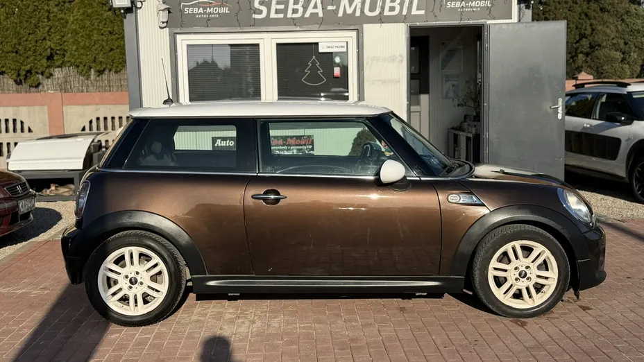 MINI Cooper -