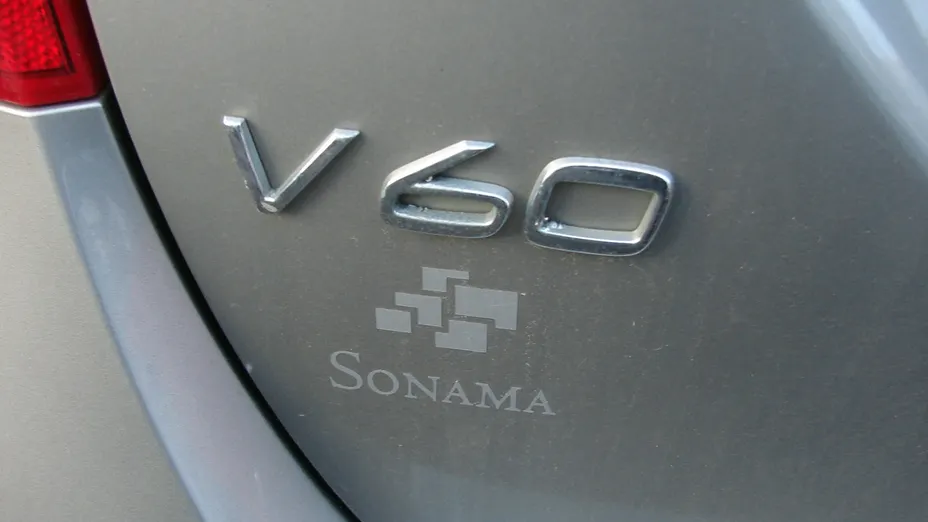 VOLVO V60 -