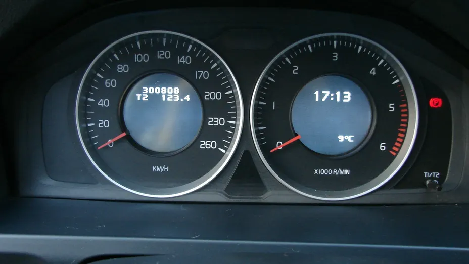 VOLVO V60 -