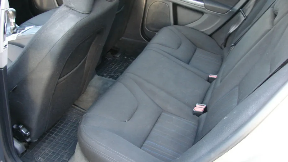 VOLVO V60 -